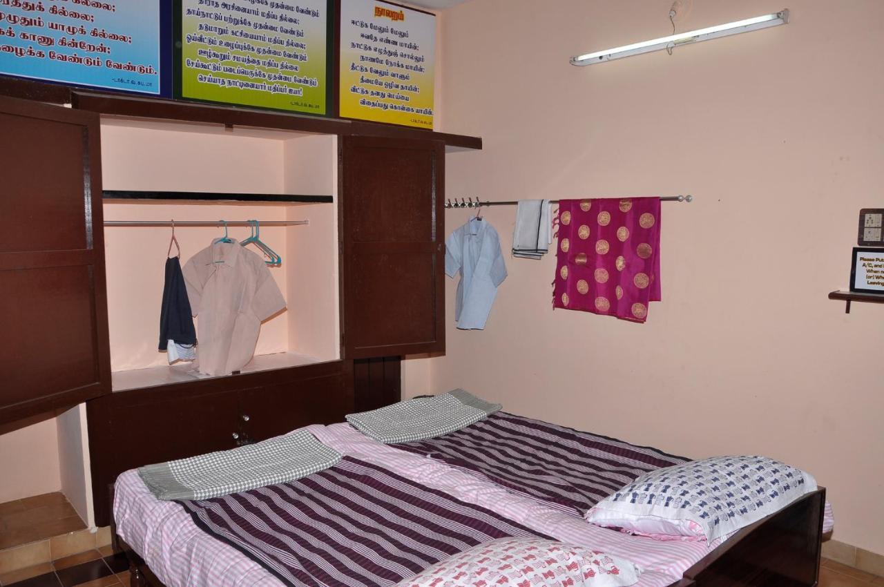 Homestay Senthil Akam 吉登伯勒姆 外观 照片