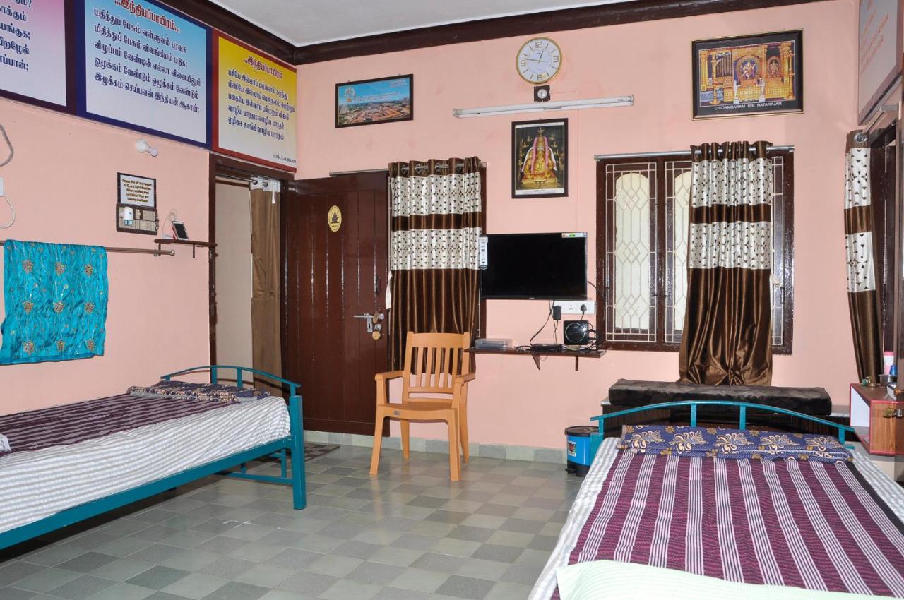 Homestay Senthil Akam 吉登伯勒姆 外观 照片