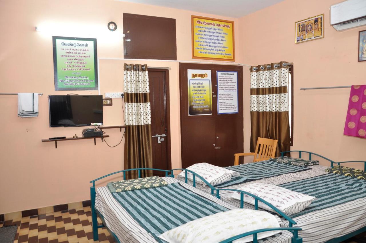 Homestay Senthil Akam 吉登伯勒姆 外观 照片